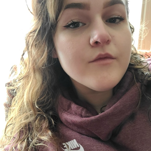 Meet your Posher, Kiersten - Picture 1 of 1